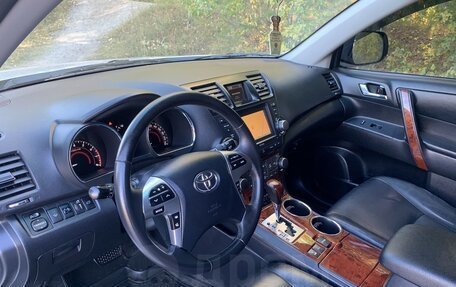 Toyota Highlander III, 2012 год, 2 430 000 рублей, 8 фотография