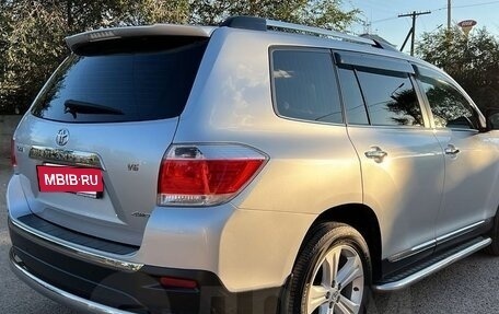 Toyota Highlander III, 2012 год, 2 430 000 рублей, 7 фотография
