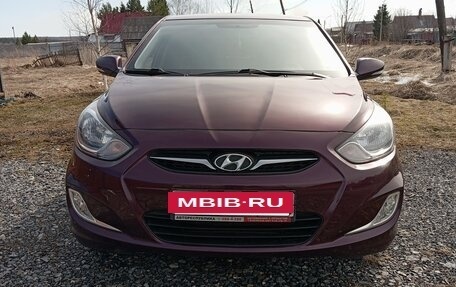 Hyundai Solaris II рестайлинг, 2012 год, 900 000 рублей, 4 фотография