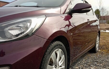 Hyundai Solaris II рестайлинг, 2012 год, 900 000 рублей, 16 фотография
