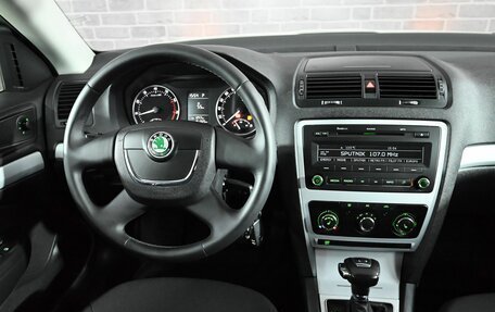 Skoda Octavia, 2011 год, 1 070 000 рублей, 14 фотография