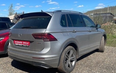 Volkswagen Tiguan II, 2018 год, 3 120 000 рублей, 3 фотография
