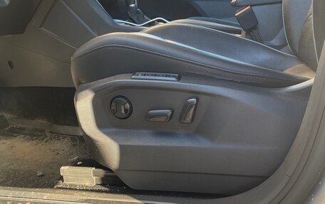 Volkswagen Tiguan II, 2018 год, 3 120 000 рублей, 10 фотография