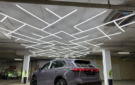 Volkswagen Tiguan, 2024 год, 4 400 000 рублей, 4 фотография