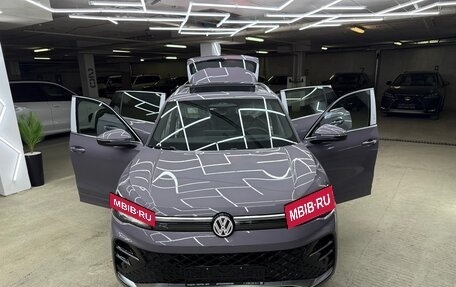 Volkswagen Tiguan, 2024 год, 4 400 000 рублей, 13 фотография