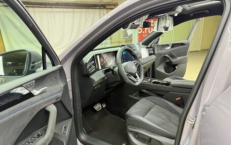 Volkswagen Tiguan, 2024 год, 4 400 000 рублей, 17 фотография