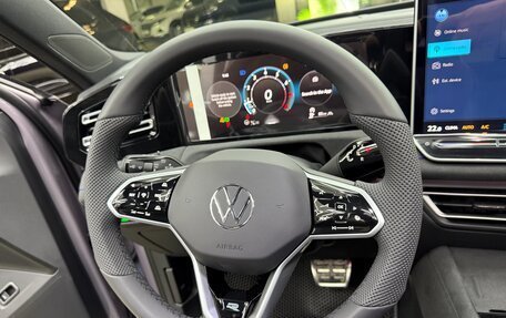 Volkswagen Tiguan, 2024 год, 4 400 000 рублей, 38 фотография