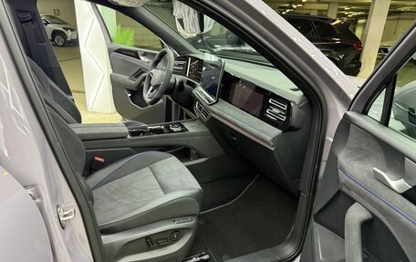 Volkswagen Tiguan, 2024 год, 4 400 000 рублей, 32 фотография