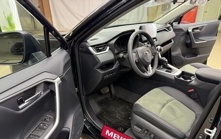Toyota RAV4, 2024 год, 4 000 000 рублей, 17 фотография
