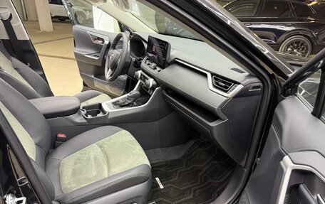 Toyota RAV4, 2024 год, 4 000 000 рублей, 32 фотография
