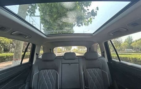 Volkswagen Tiguan II, 2021 год, 3 426 500 рублей, 12 фотография