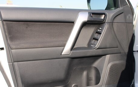 Toyota Land Cruiser Prado 150 рестайлинг 2, 2022 год, 7 750 000 рублей, 5 фотография