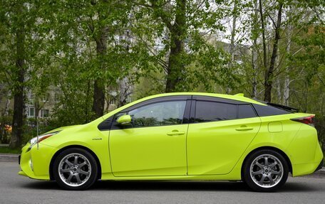 Toyota Prius IV XW50, 2016 год, 1 800 000 рублей, 3 фотография