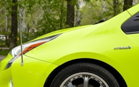 Toyota Prius IV XW50, 2016 год, 1 800 000 рублей, 4 фотография
