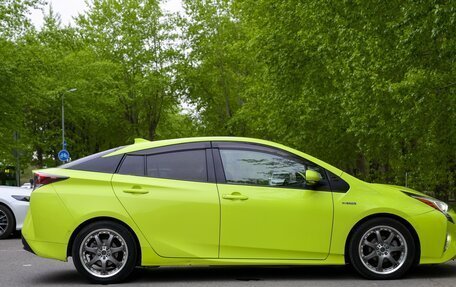 Toyota Prius IV XW50, 2016 год, 1 800 000 рублей, 9 фотография