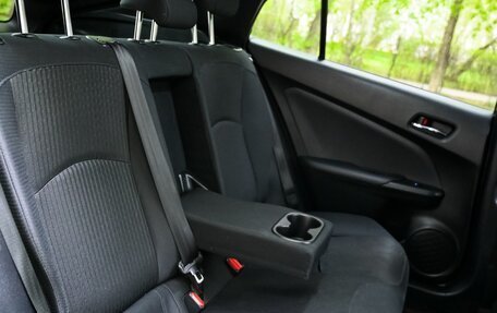 Toyota Prius IV XW50, 2016 год, 1 800 000 рублей, 16 фотография