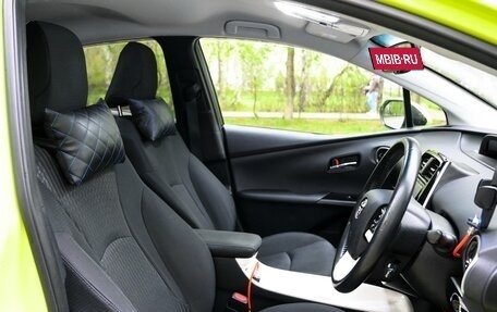 Toyota Prius IV XW50, 2016 год, 1 800 000 рублей, 17 фотография