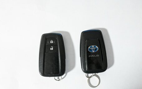 Toyota Prius IV XW50, 2016 год, 1 800 000 рублей, 35 фотография