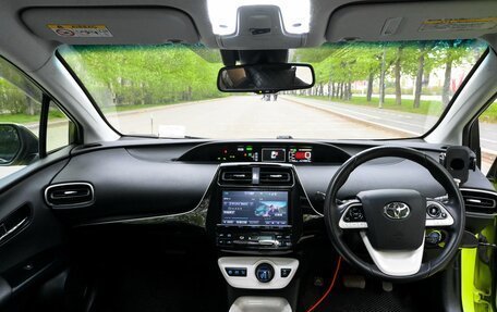 Toyota Prius IV XW50, 2016 год, 1 800 000 рублей, 25 фотография