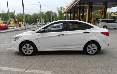 Hyundai Solaris II рестайлинг, 2016 год, 900 000 рублей, 4 фотография