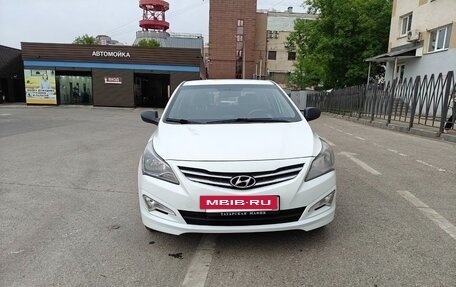 Hyundai Solaris II рестайлинг, 2016 год, 900 000 рублей, 2 фотография