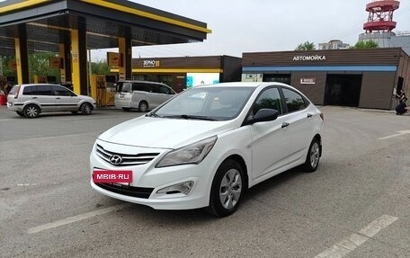 Hyundai Solaris II рестайлинг, 2016 год, 900 000 рублей, 3 фотография