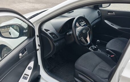 Hyundai Solaris II рестайлинг, 2016 год, 900 000 рублей, 9 фотография