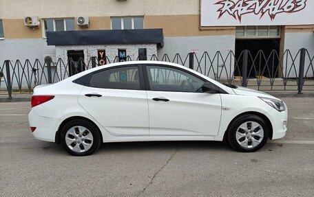 Hyundai Solaris II рестайлинг, 2016 год, 900 000 рублей, 8 фотография