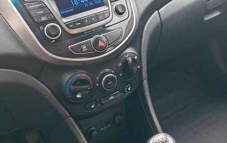 Hyundai Solaris II рестайлинг, 2016 год, 900 000 рублей, 12 фотография