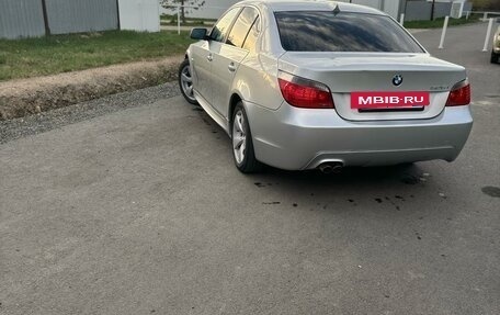 BMW 5 серия, 2006 год, 900 000 рублей, 3 фотография