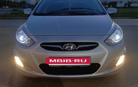 Hyundai Solaris II рестайлинг, 2012 год, 899 999 рублей, 3 фотография
