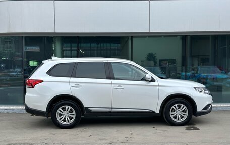 Mitsubishi Outlander III рестайлинг 3, 2019 год, 2 169 000 рублей, 4 фотография