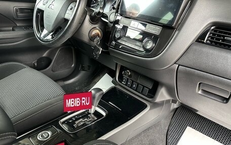 Mitsubishi Outlander III рестайлинг 3, 2019 год, 2 169 000 рублей, 16 фотография