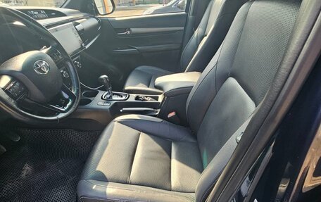 Toyota Hilux VIII, 2020 год, 3 200 000 рублей, 6 фотография