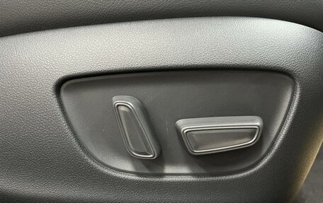Toyota RAV4, 2023 год, 4 390 000 рублей, 16 фотография