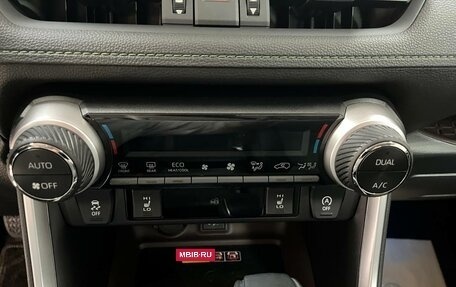 Toyota RAV4, 2023 год, 4 390 000 рублей, 13 фотография