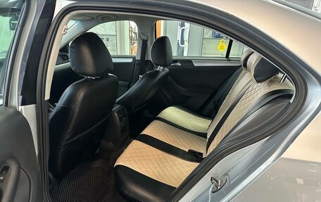 Volkswagen Jetta VI, 2011 год, 800 000 рублей, 15 фотография