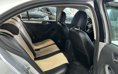 Volkswagen Jetta VI, 2011 год, 800 000 рублей, 17 фотография