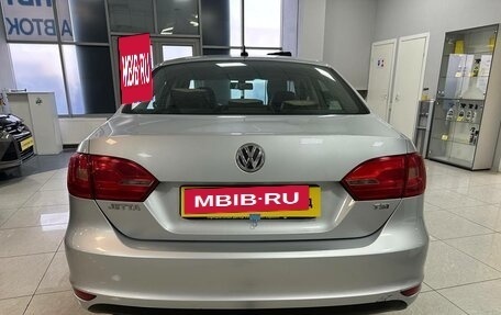 Volkswagen Jetta VI, 2011 год, 800 000 рублей, 4 фотография