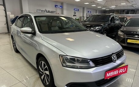 Volkswagen Jetta VI, 2011 год, 800 000 рублей, 7 фотография