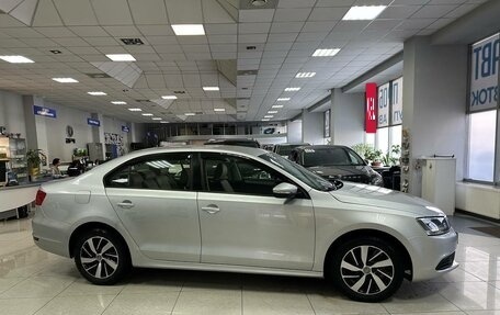 Volkswagen Jetta VI, 2011 год, 800 000 рублей, 6 фотография