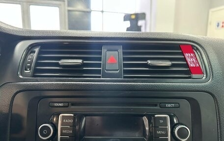 Volkswagen Jetta VI, 2011 год, 800 000 рублей, 11 фотография