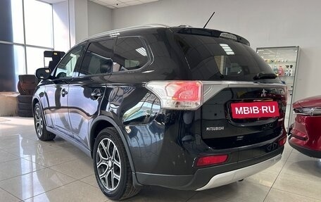 Mitsubishi Outlander III рестайлинг 3, 2014 год, 1 549 000 рублей, 3 фотография