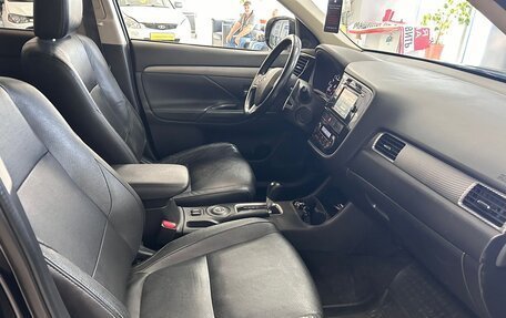 Mitsubishi Outlander III рестайлинг 3, 2014 год, 1 549 000 рублей, 8 фотография