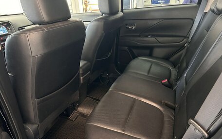 Mitsubishi Outlander III рестайлинг 3, 2014 год, 1 549 000 рублей, 10 фотография
