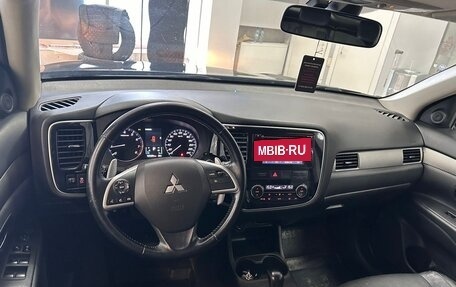 Mitsubishi Outlander III рестайлинг 3, 2014 год, 1 549 000 рублей, 11 фотография