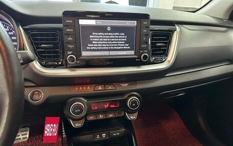 KIA Stonic, 2018 год, 1 770 000 рублей, 16 фотография
