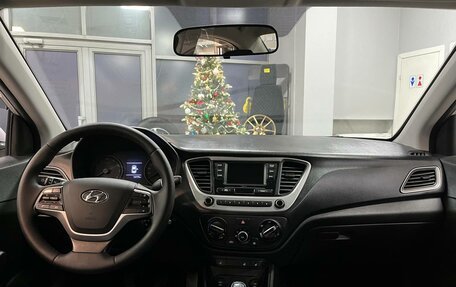 Hyundai Solaris II рестайлинг, 2017 год, 929 000 рублей, 10 фотография