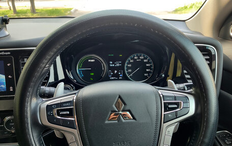 Mitsubishi Outlander III рестайлинг 3, 2018 год, 2 250 000 рублей, 14 фотография
