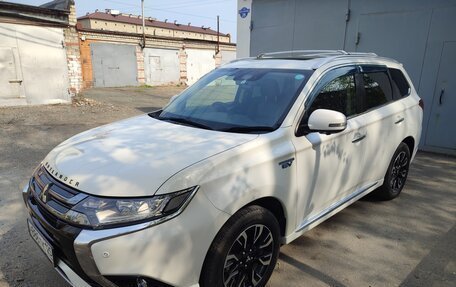 Mitsubishi Outlander III рестайлинг 3, 2018 год, 2 250 000 рублей, 4 фотография